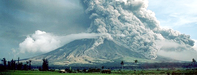 ルソン島のマヨン火山の火砕流